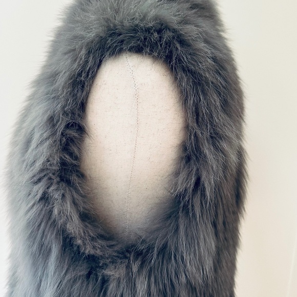 Theory Hanalee Genuine Fox Fur Vest - Picture 8 of 11